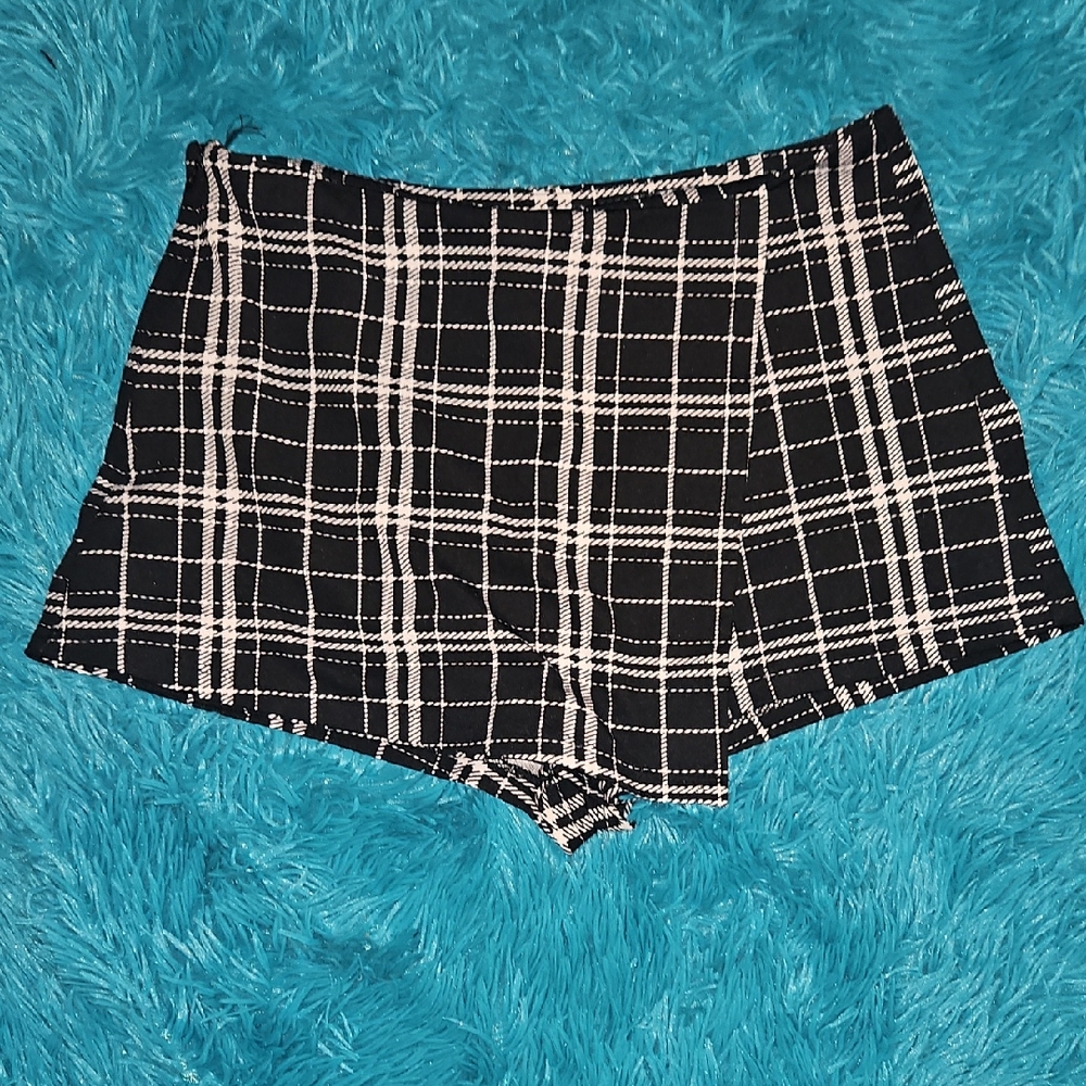 Black and White Plaid Women's Skorts